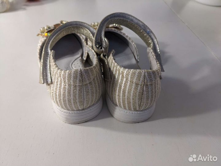 Нарядные туфли для девочки