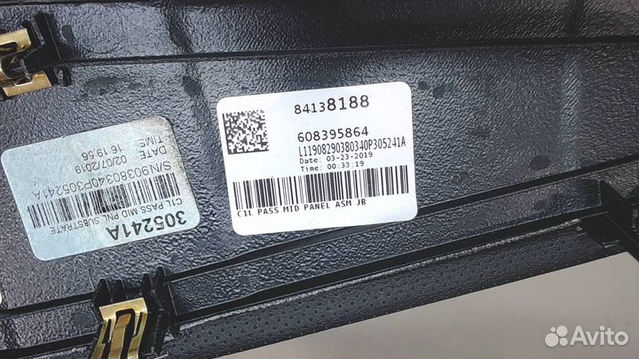 Пластик панели торпеды Cadillac XT5, 2019