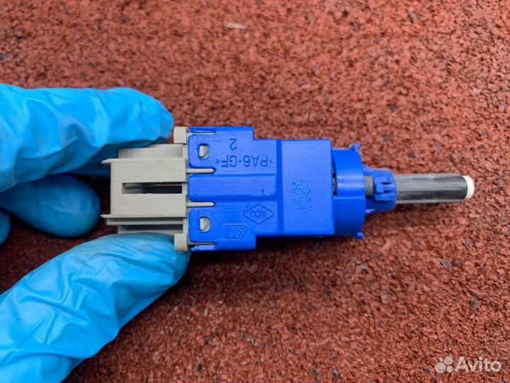 Датчик положения педали сцепления Renault Logan 2