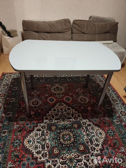 Стол обеденный