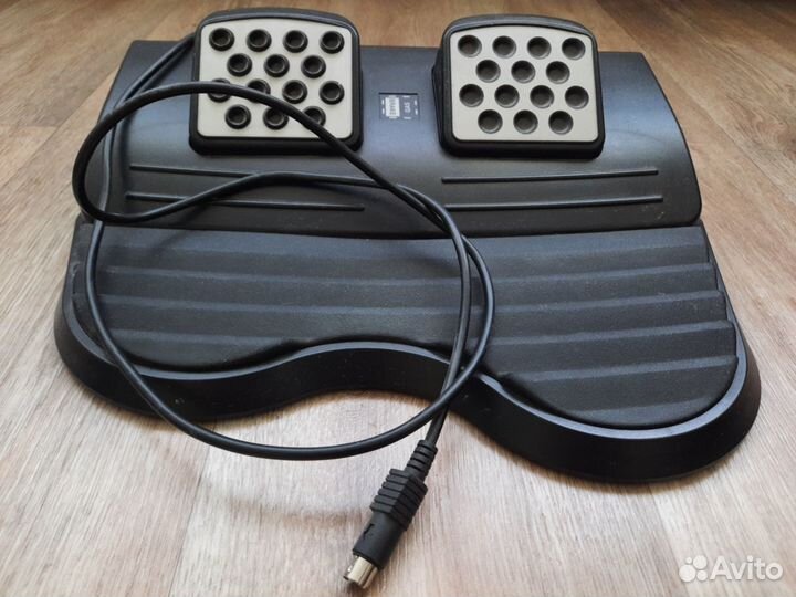 Игровой руль trio racer FF от Genius