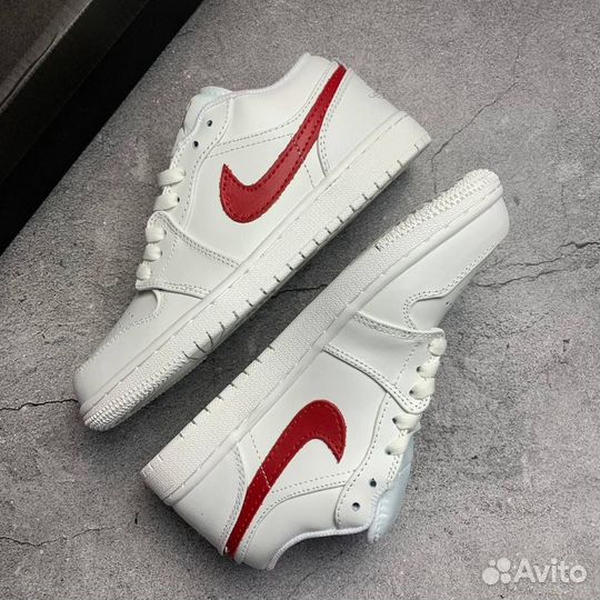 Nike Air Jordan 1 Low White University Red