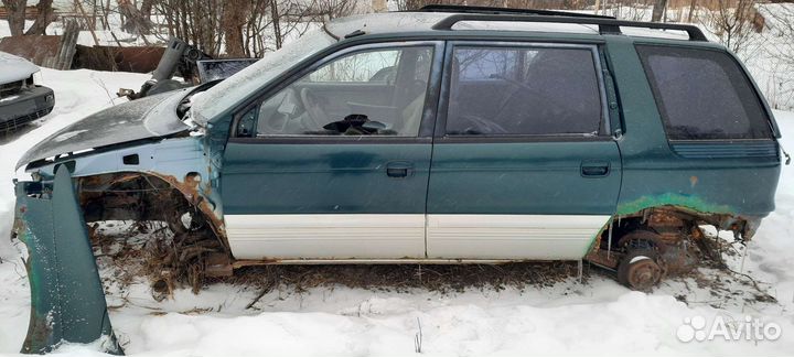 Mitsubishi Space Wagon 2.0 МТ, 1996, битый, 300 000 км
