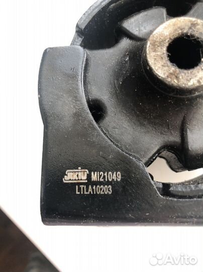 Опора двигателя Rav4