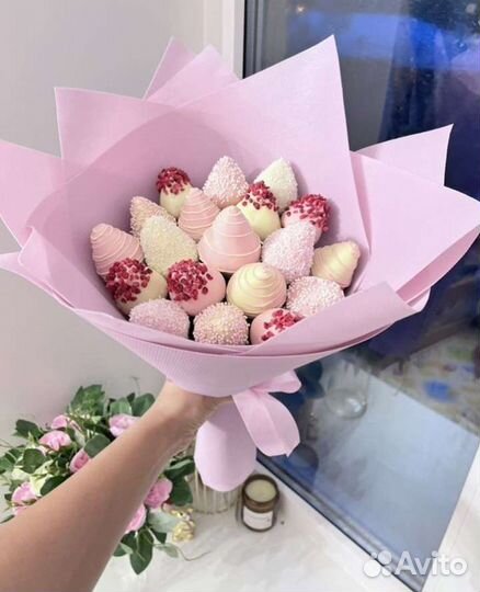 Клубника в шоколаде букеты