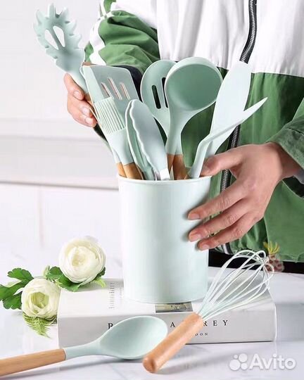 Набор кухонных столовых приборов