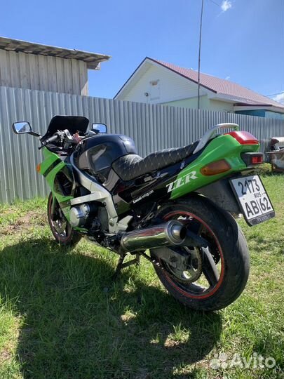 Kawasaki zzr400-1