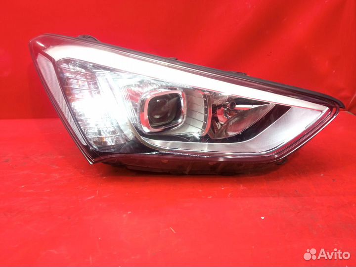 Фара ксенон передняя правая Hyundai Santa Fe 3