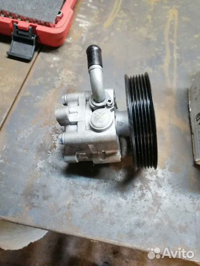 Насос гидроусилителя infiniti EX35 J50, FX35