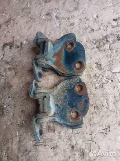 Петли передней правой двери Rover 45