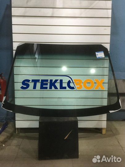 Лобовое стекло Nissan Almera n16