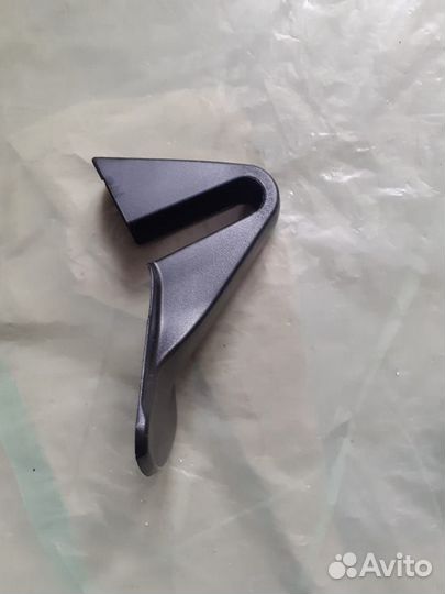 Крышка петли заднего сиденья Фольксваген Поло 2015