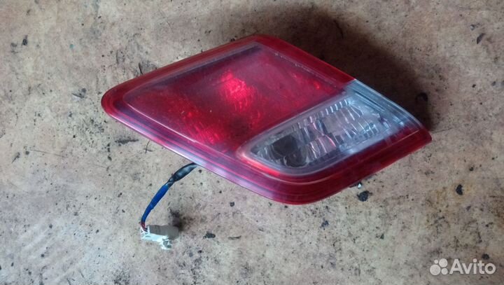 Фонарь задний внутренний левый для Toyota Camry V4