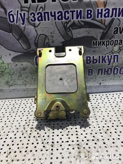 Блок управления двс Mazda MPV