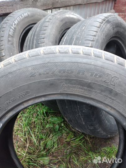 Michelin Latitude Tour HP 215/65 R16