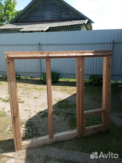 Деревянное окно с коробом в сборе