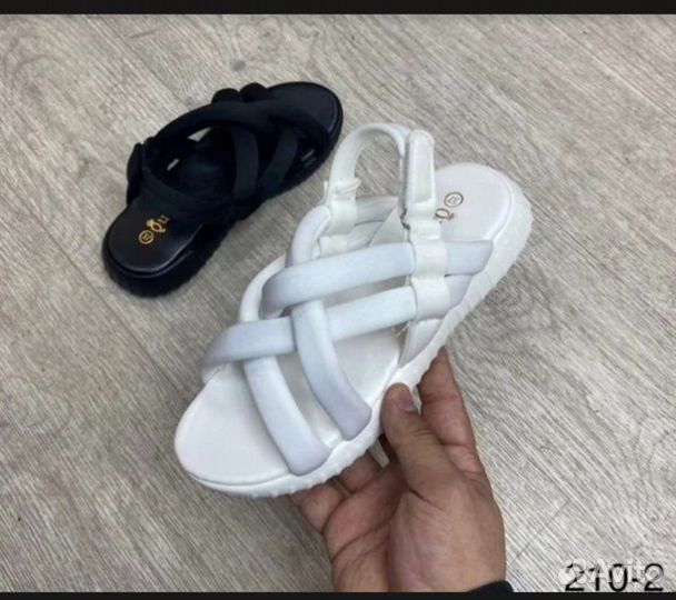 Сандали, белые