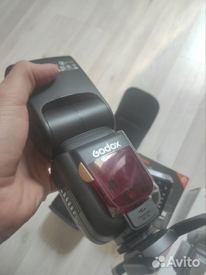 Вспышка и синхронизатор Godox