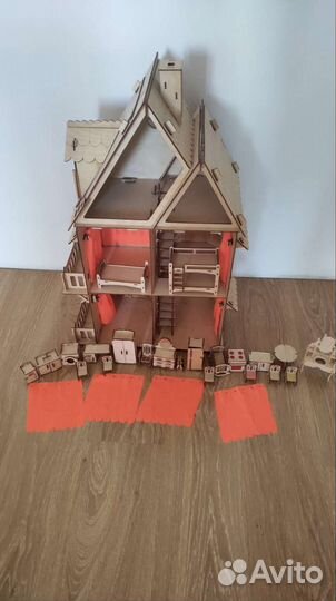 Кукольный домик с мебелью