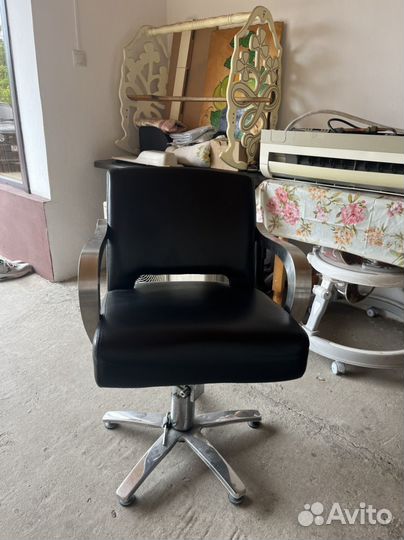 Парикмахерское кресло бу