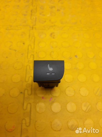 Кнопка обогрева сидения задняя правая Volkswagen