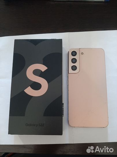 Samsung Galaxy S22, 8/256 ГБ