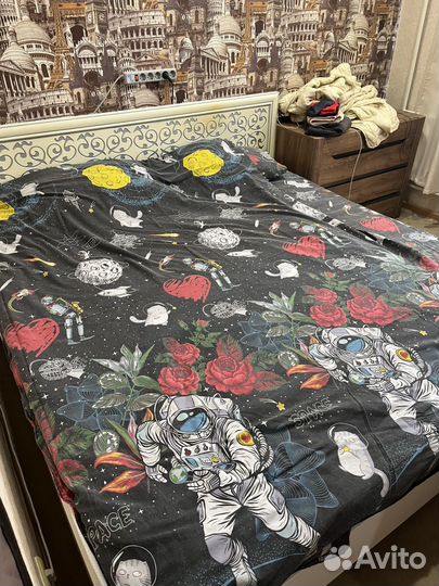 Кровать двухспальная с матрасом