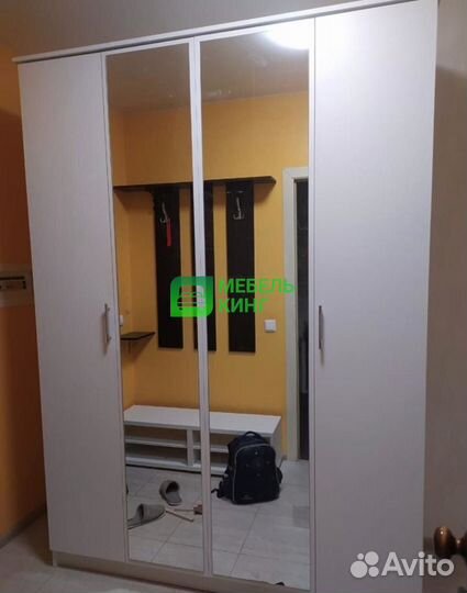 Шкаф распашной с зеркалом в наличии