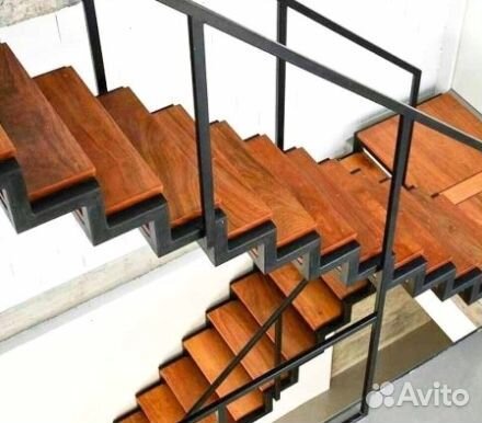 Каркас из метала Лестницы на Монокосоуре на Дачу