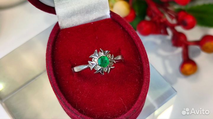 Кольцо с уральским изумрудом 0,34ct, 18,5р-р, s925