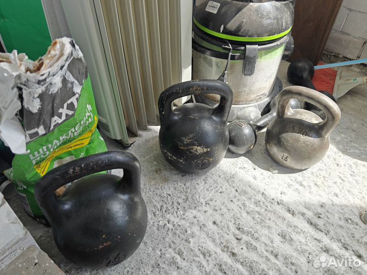 Набор гантелей и гирь