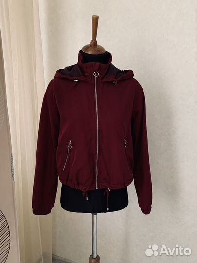 Женская ветровка Bershka бордовая 42-44