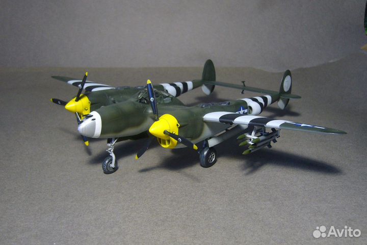 Модель самолета P38 lightning