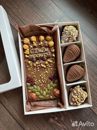 Клубника в шоколаде в коробочке