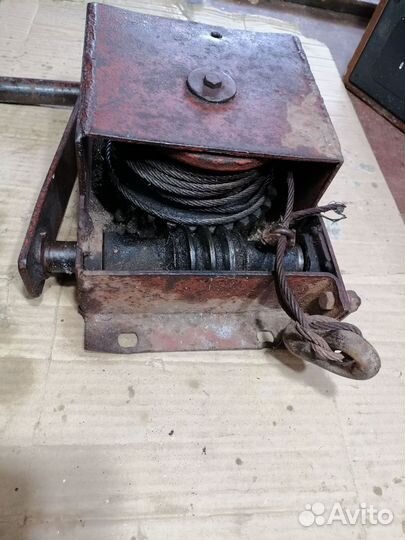 Лебедка ручная червячная