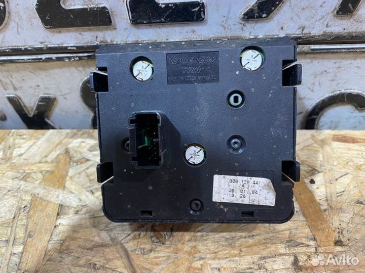 Блок управления светом Volvo S40 седан 2.0 2004