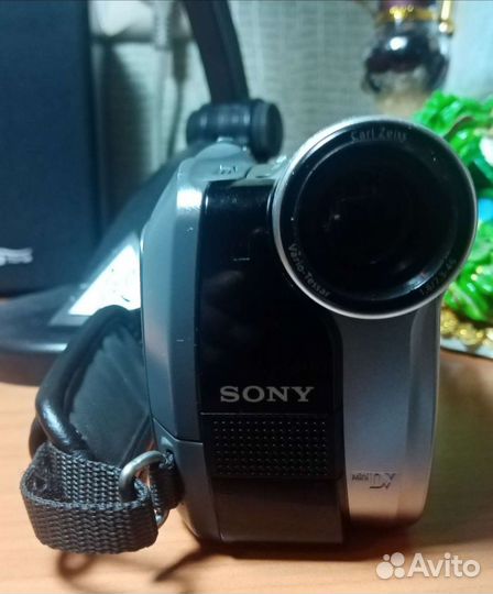 Видеокамера Sony DCR HC28E