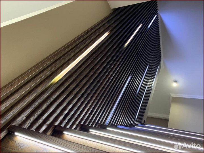 Лестница деревянная