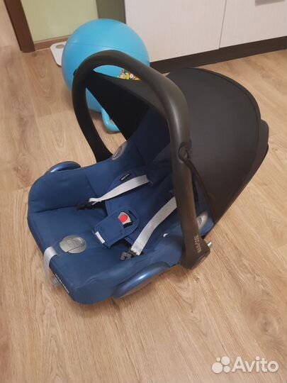 Автокресло 0+ Maxi-Cosi CabrioFix