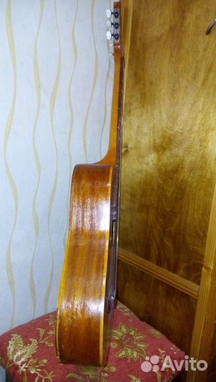 Акустическая гитара