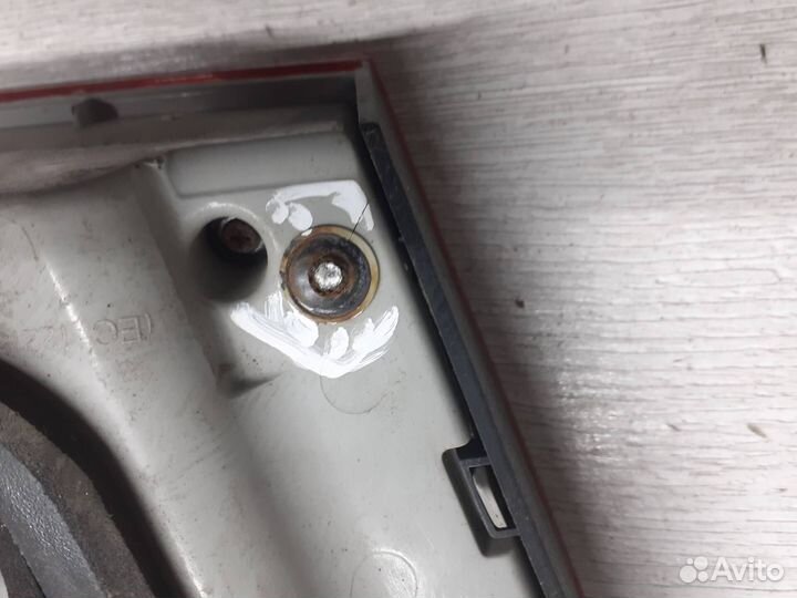 Фонарь задний правый внутренний Hyundai Genesis