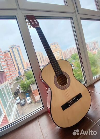 Классическая гитара шестиструнная