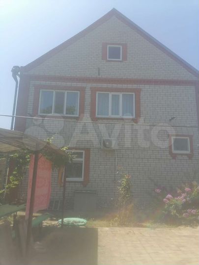 Дом 200 м² на участке 12 сот.