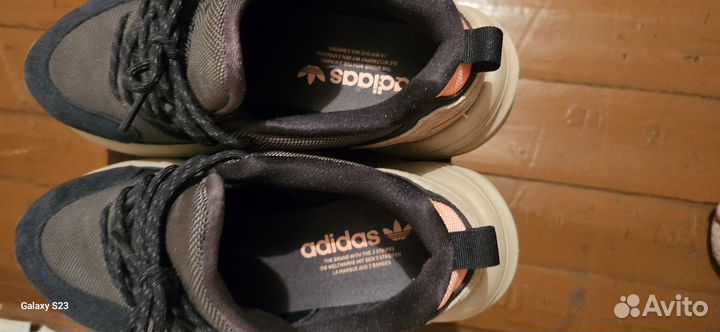 Кроссовки adidas