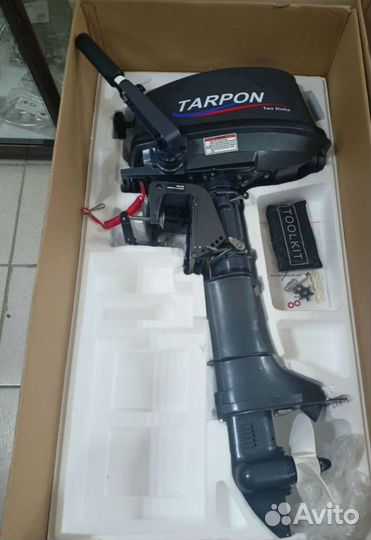 Навесной лодочный мотор