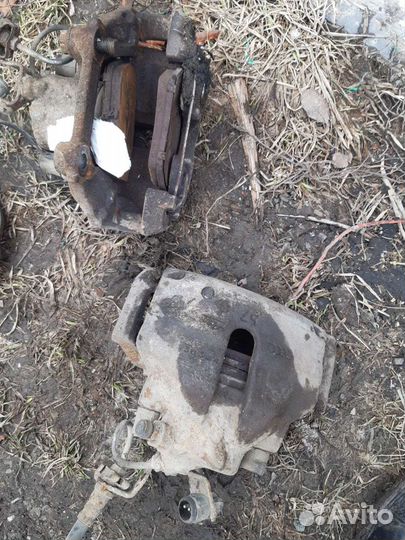 Суппорт передний ауди 100с4 а6с4