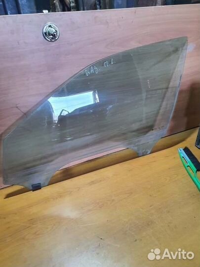 Стекло двери переднее левое Cadillac Srx 265 4.6