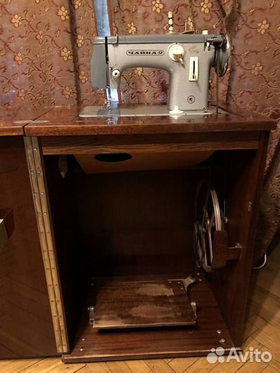Швейная машинка Чайка 2