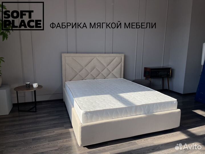 Кровать двуспальная с подьемным механизмом