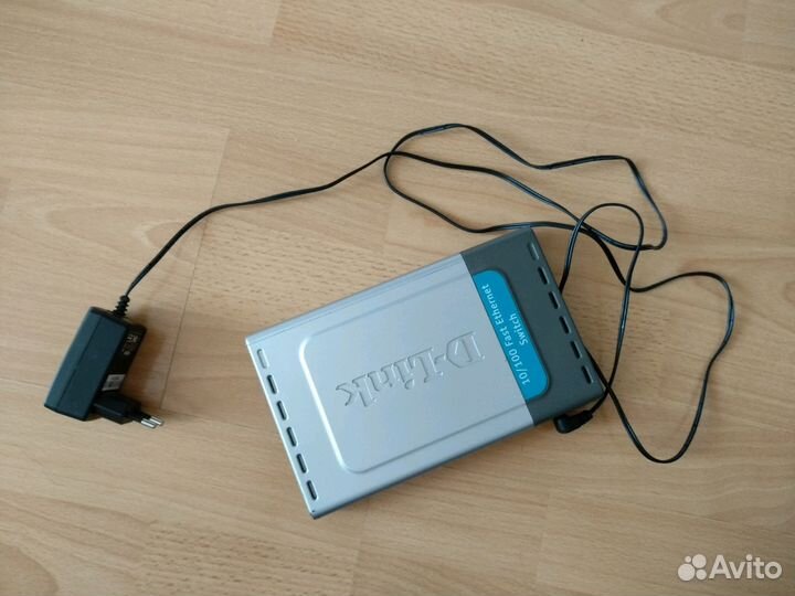 Коммутатор D-link DES-1008D